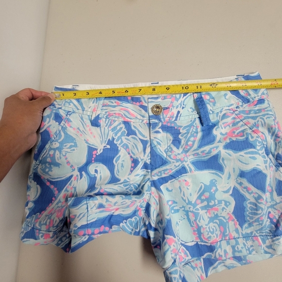 Lilly Pulitzer Gallahan Shorts. - Picture 12 of 13